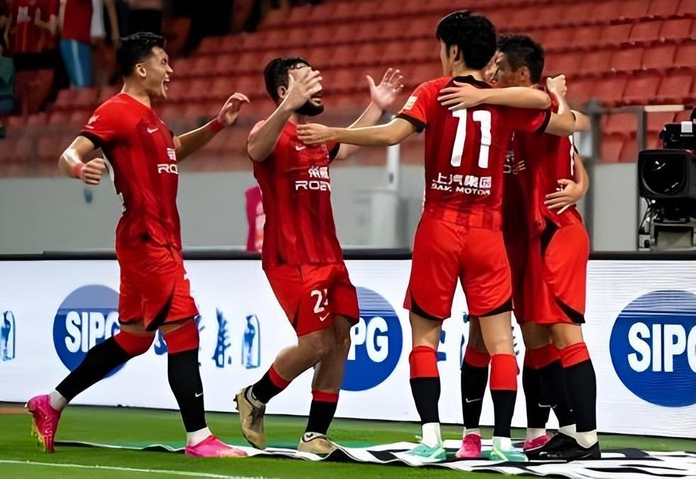 九游娱乐中心-意外！宿茂臻和韩鹏都没正眼瞧过的鲁能球员，如今却来到上港冬训